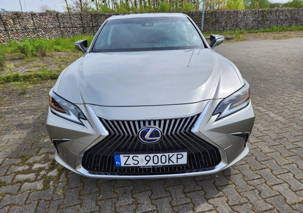 Lexus ES cena 169000 przebieg: 117000, rok produkcji 2019 z Szczecin małe 22